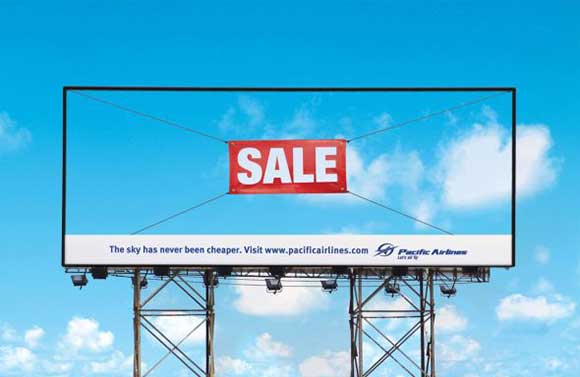 Pacific Airlines: Sale billboard ads